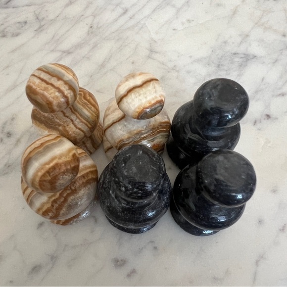 Lot of 6 hand carved onyx pawn tan black stone chess game pieces - Picture 12 of 12